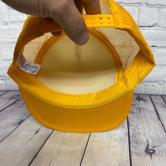 Vintage Trucker Hat Mesh Cap Snapback Yellow White Harvey WALLBANGER Print Logo - Picture 7 of 8